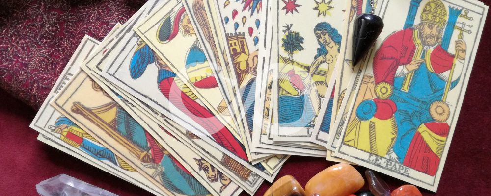 Tarot ou oracle, que choisir ?
