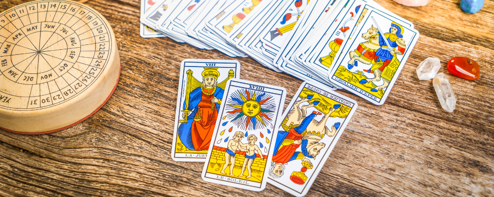 Quelles questions poser au tarot en amour ?
