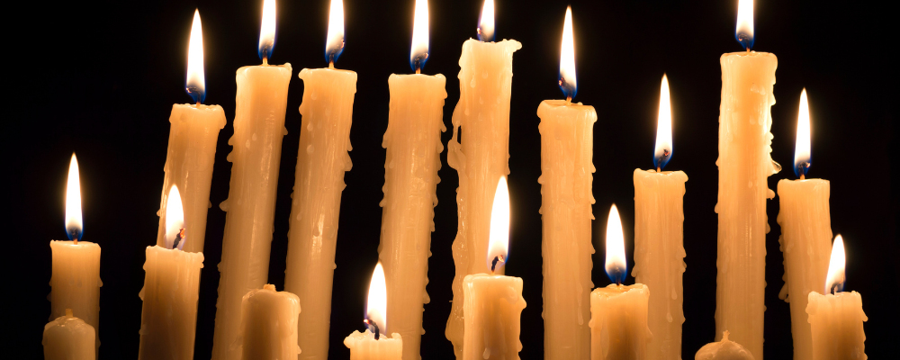 Comment charger une bougie dagyde avant un rituel ?