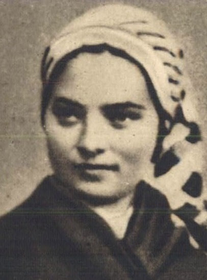 Photographie d’époque montrant Bernadette Soubirous en buste, avant son entrée au couvent