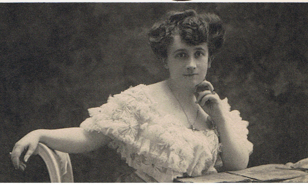 Portrait photographique d’époque de Madame Fraya, Valentine Dencausse, au début du 20ème siècle — Aeternum, blog & boutique ésotérique