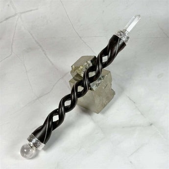 Baguette en bois & Cristal de Roche - Aeternum - Baguette en bois & Cristal de Roche - Aeternum - a person on a snow board in the air - # boutique ésoterisme# - #wicca# - # boutique ésoterisme# - #wicca#