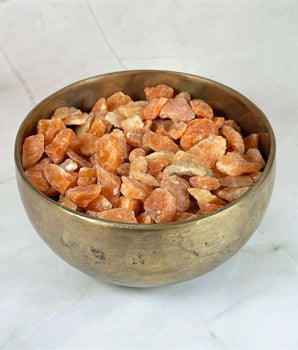 Éclats bruts de Calcite Orange - Aeternum - Éclats bruts de Calcite Orange - Aeternum - a bowl of food that is on a table - # boutique ésoterisme# - #wicca# - # boutique ésoterisme# - #wicca#