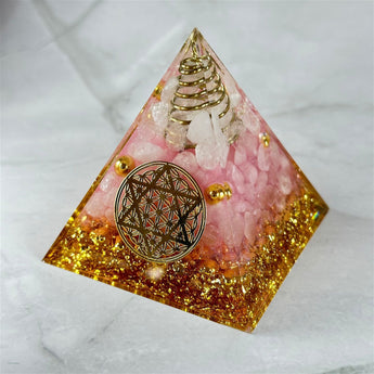 Orgonite pyramide Cristal de Roche & Quartz - Aeternum - a close up of a piece of artwork on a wall - # boutique ésoterisme# - #wicca#