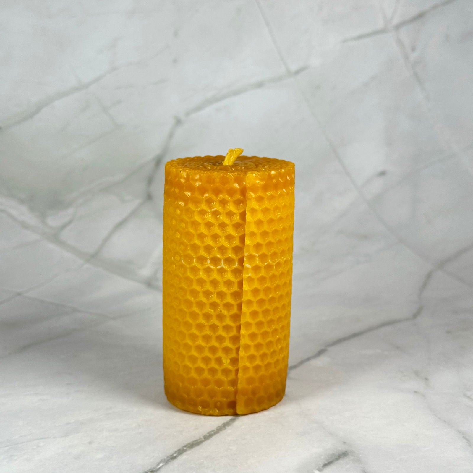 Candele a pilastri di cera d'api Candele a pilastri di cera d'api