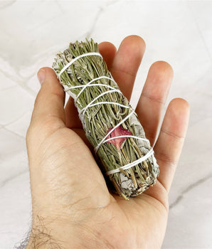 Rouleau sauge purification - Aeternum - Rouleau sauge purification - Aeternum - a close up of a person holding a cell phone - #esoterisme# - #wicca# - # boutique ésoterisme# - #wicca#