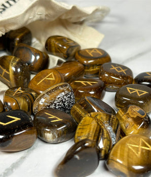 Runes en Œil de Tigre et pochette - Aeternum - Runes en Œil de Tigre et pochette - Aeternum - Runes en Œil de Tigre et pochette - Aeternum - #original_alt_text# - #esoterisme# - #wicca# - #esoterisme# - #wicca# - # boutique ésoterisme# - #wicca#