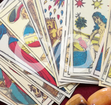 Tarot ou oracle, que choisir ?