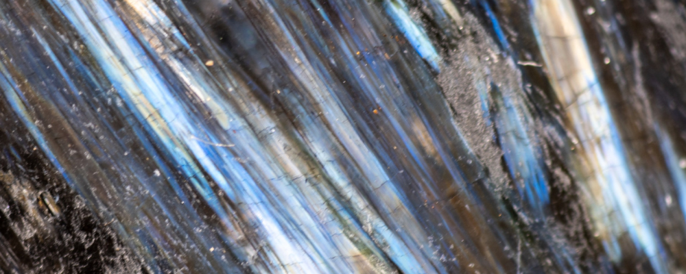 Nuummite