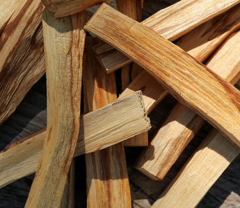 Comment purifier un objet avec le palo santo ?