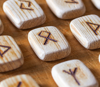 Comment combiner deux runes dans une intention magique ?
