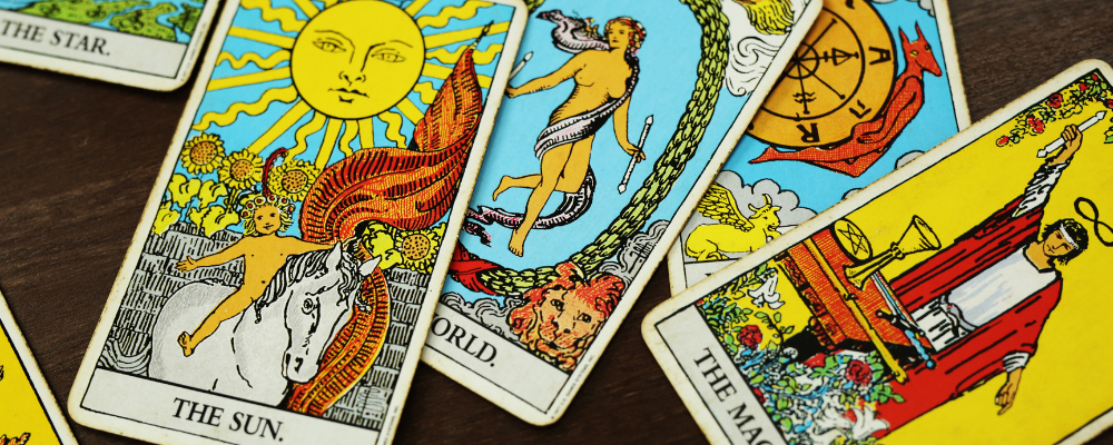 Quelle est la différence entre le tarot et un oracle ?