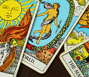 Quelle est la différence entre le tarot et un oracle ?