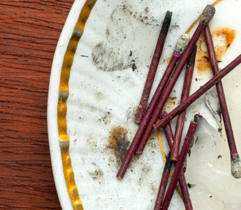Que faire des restes de cire après un rituel avec une dagyde ?