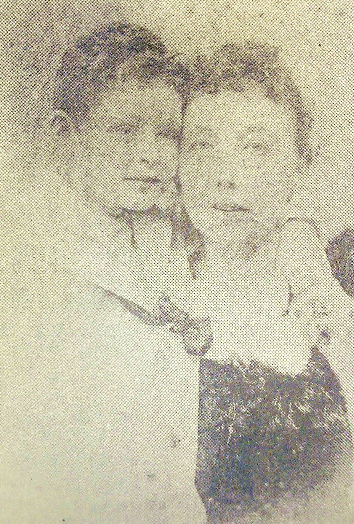 Photographie authentique de Gerald Gardner enfant avec sa nourrice — Aeternum, blog & boutique ésotérique