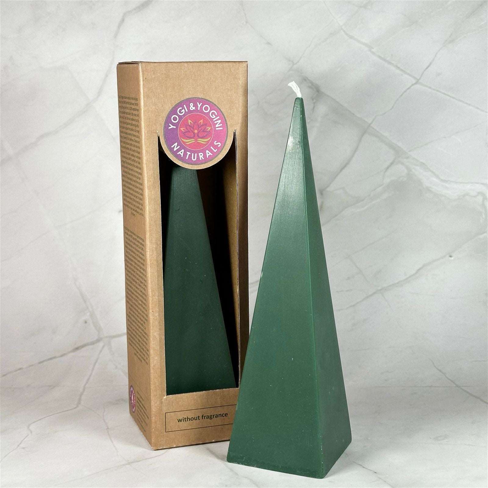 Bougie pyramide verte - Réussite financière - Aeternum - Bougie pyramide verte - Réussite financière - Aeternum - a pair of scissors sitting on top of a bed  - # boutique ésoterisme# - #wicca#  - # boutique ésoterisme# - #wicca# 