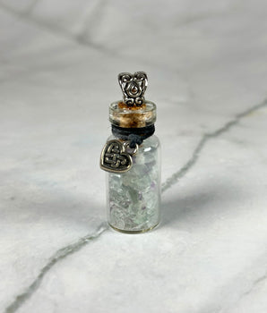 Fiole de Pierre de Fluorite pour favoriser l'amour éternel - Aeternum - Fiole de Pierre de Fluorite pour favoriser l'amour éternel - # boutique ésoterisme# - #wicca# 
