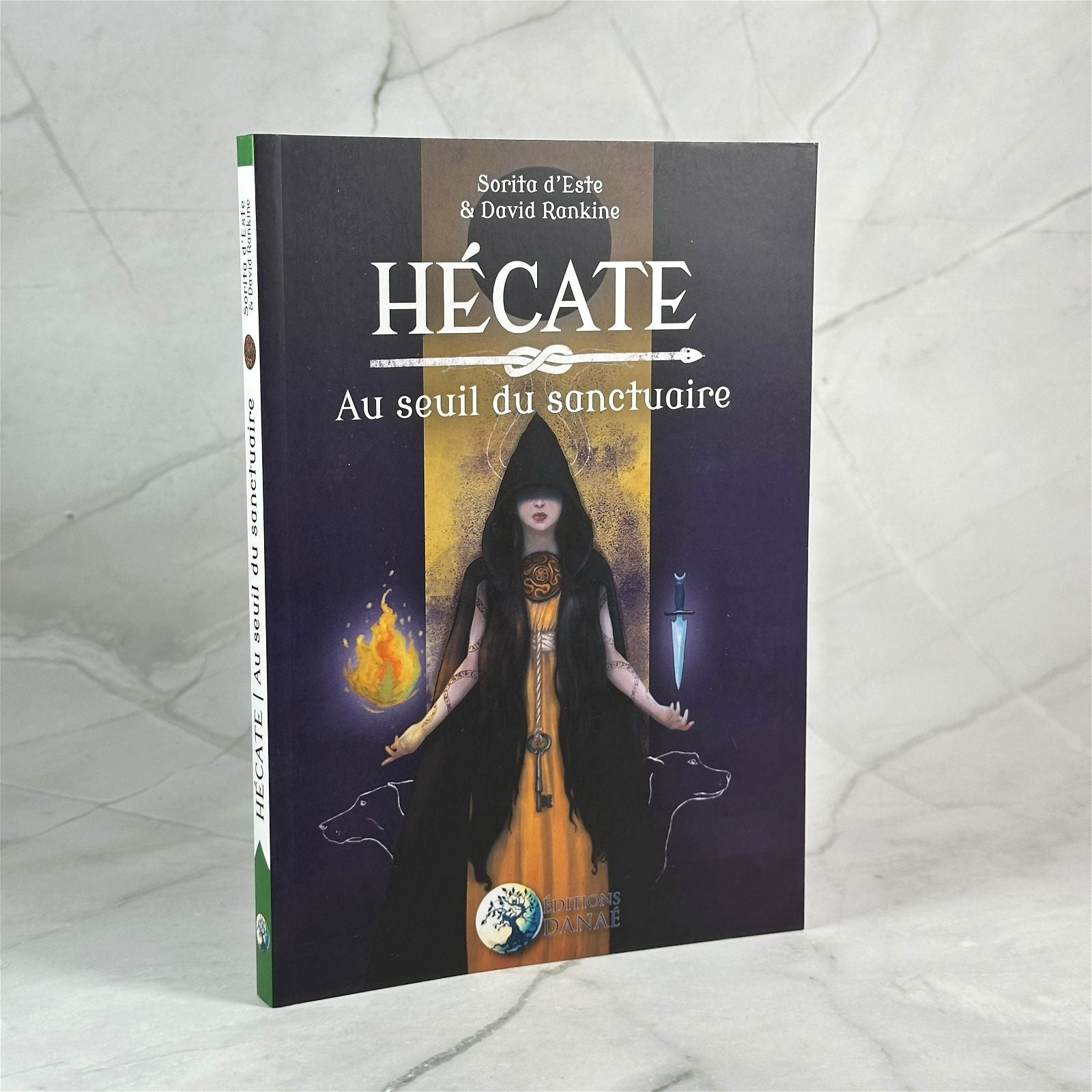 Hécate - Au seuil du sanctuaire - Aeternum - Hécate - Au seuil du sanctuaire - Aeternum - Hécate - Au seuil du sanctuaire - # boutique ésoterisme# - #wicca#  - # boutique ésoterisme# - #wicca# 