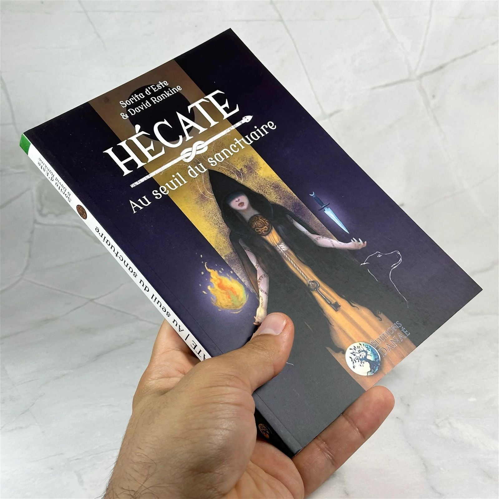 Hécate - Au seuil du sanctuaire - Aeternum - Hécate - Au seuil du sanctuaire - Aeternum - Hécate - Au seuil du sanctuaire - # boutique ésoterisme# - #wicca#  - # boutique ésoterisme# - #wicca# 