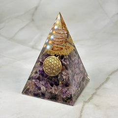 Orgonite pyramide Améthyste & Fleur de Vie