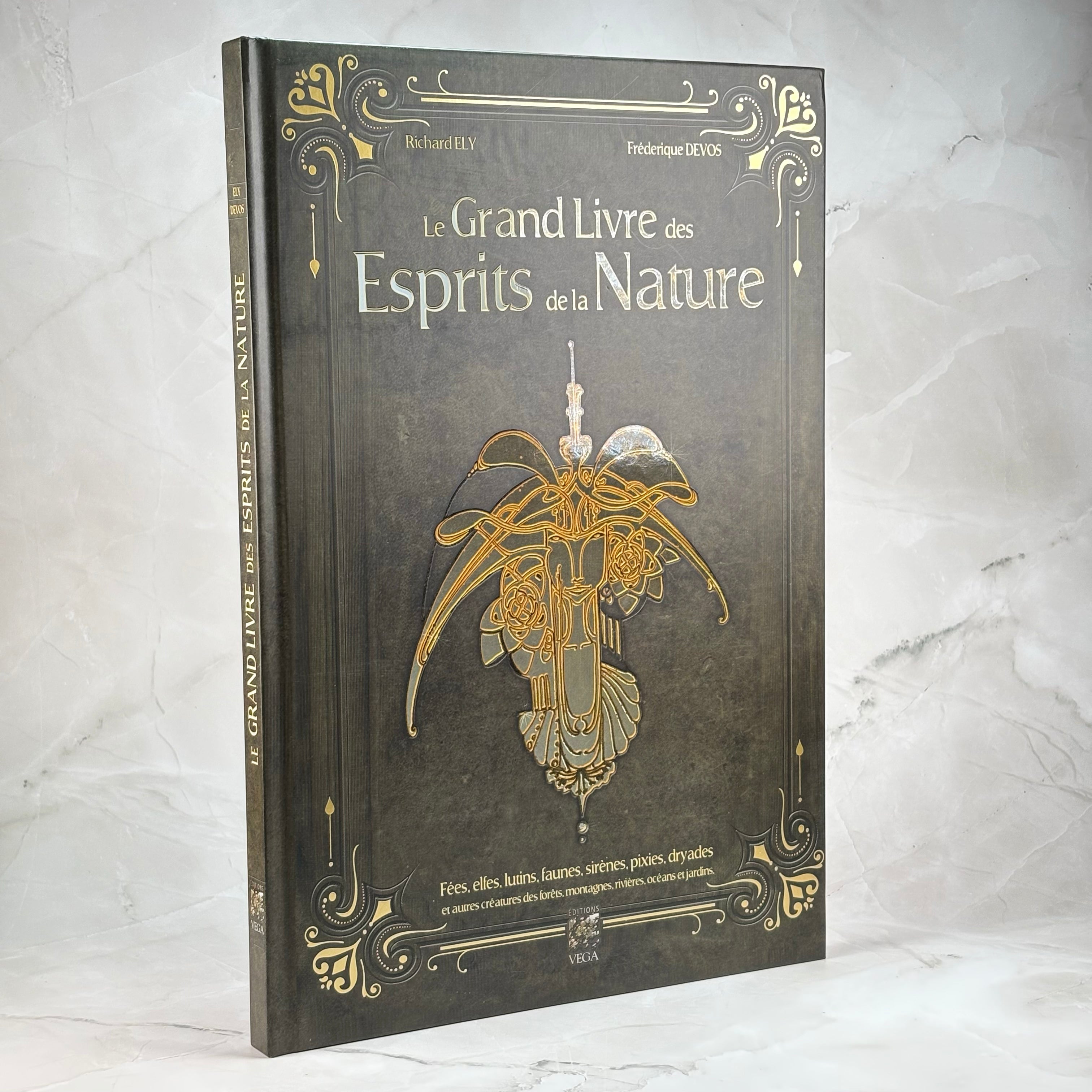 Le Grand Livre des Esprits de la Nature