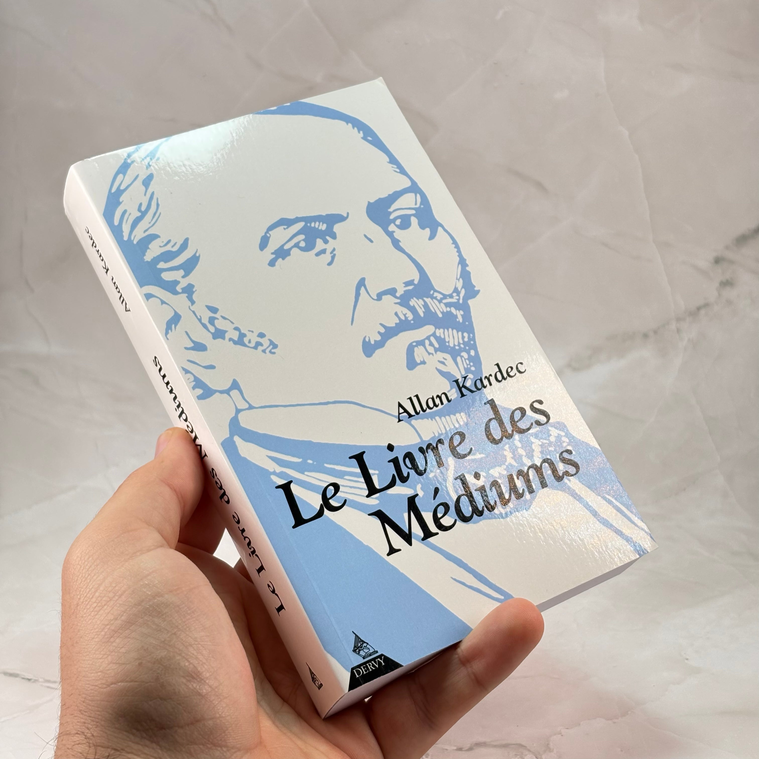 Le Livre des Médiums