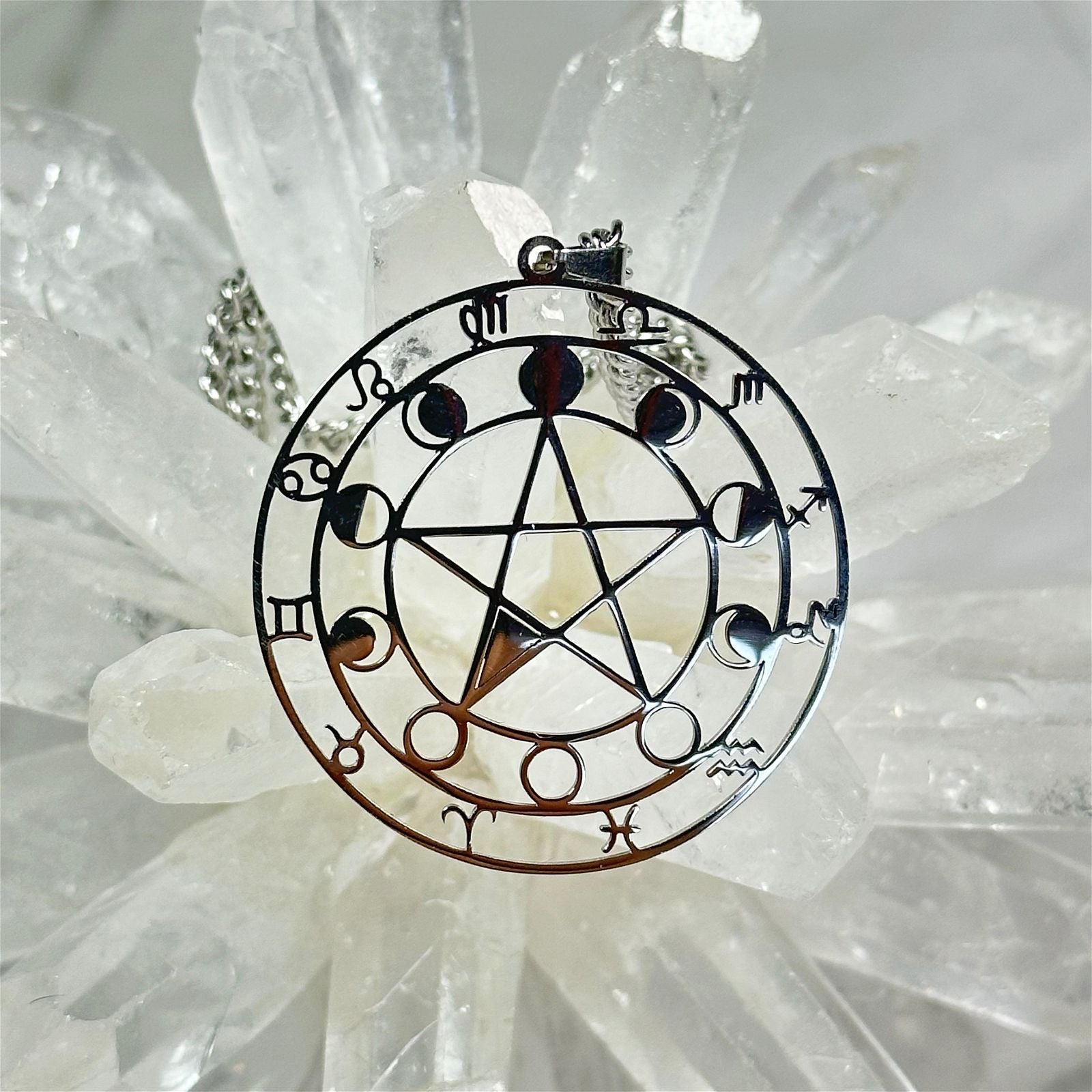 Pendentif Lune & Zodiaque - Aeternum - Pendentif Lune & Zodiaque - Aeternum - Pendentif Lune & Zodiaque - Aeternum - #original_alt_text# - #esoterisme# - #wicca#  - #esoterisme# - #wicca#  - # boutique ésoterisme# - #wicca# 