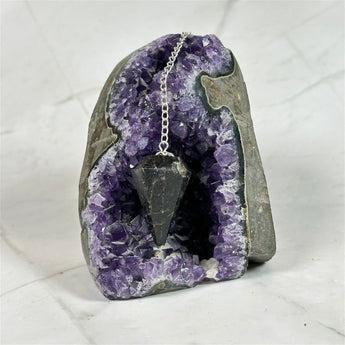 Pendule 6 faces Labradorite - Aeternum - a purple purple and purple flower in a purple bag  - # boutique ésoterisme# - #wicca# 