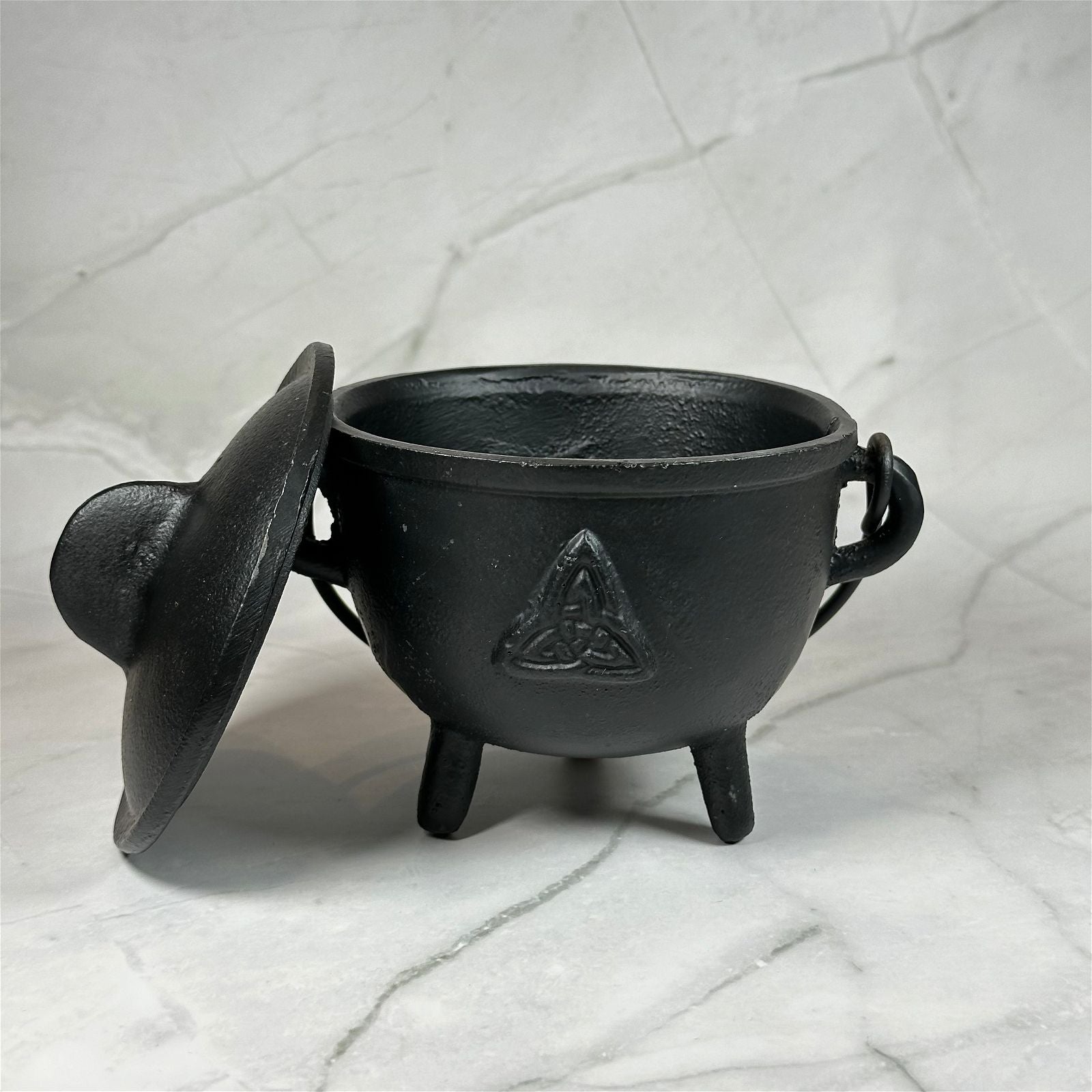 Petit chaudron Triskell - Aeternum - Petit chaudron Triskell - Aeternum - Petit chaudron Triskell - Aeternum - #original_alt_text# - #esoterisme# - #wicca#  - #esoterisme# - #wicca#  - # boutique ésoterisme# - #wicca# 