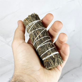 Rouleau Sauge du Désert - Aeternum - Rouleau Sauge du Désert - Aeternum - a person holding a remote control in their hand  - #esoterisme# - #wicca#  - # boutique ésoterisme# - #wicca# 