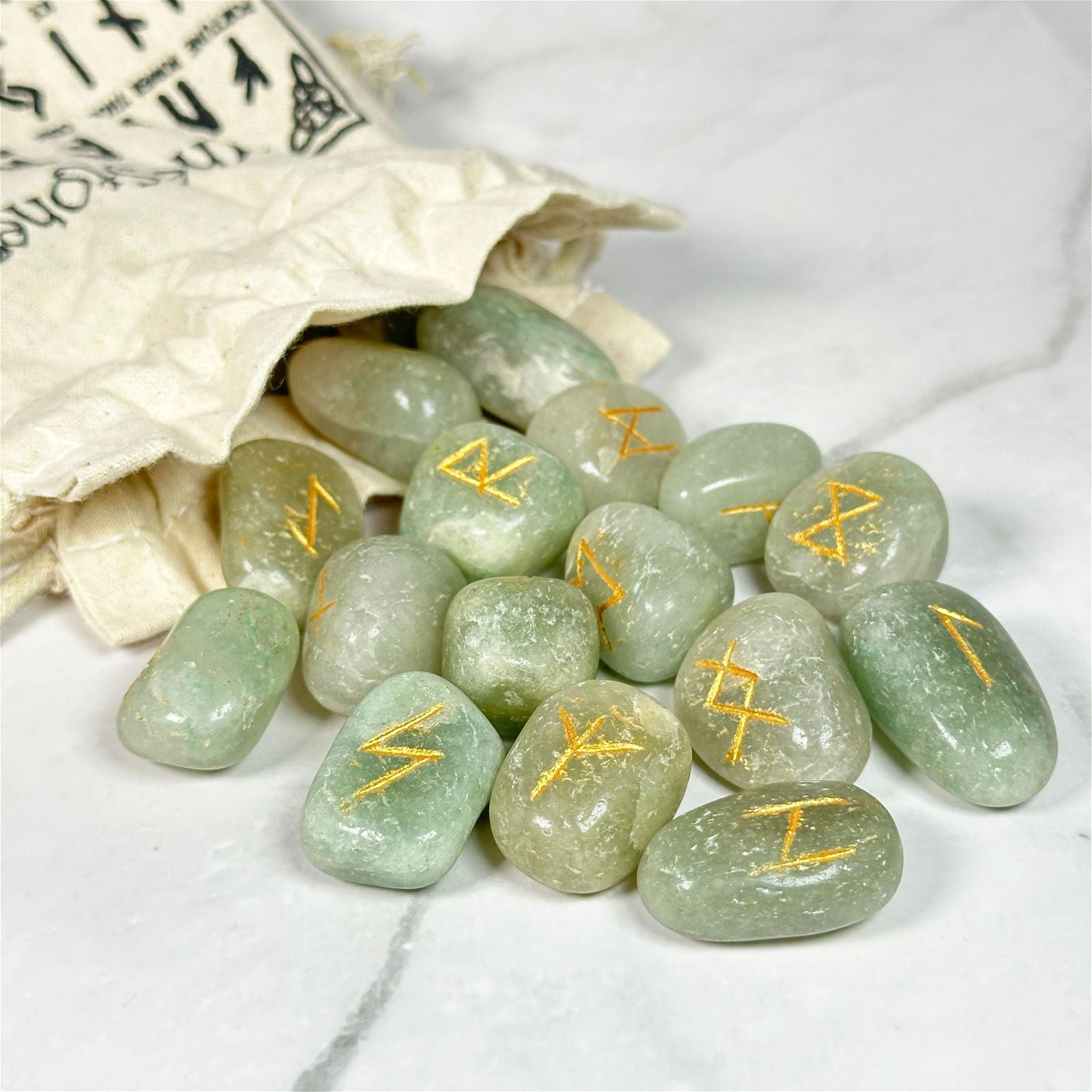 Runes en Aventurine Verte et pochette - Aeternum - Runes en Aventurine Verte et pochette - Aeternum - Runes en Aventurine Verte et pochette - Aeternum - #original_alt_text# - #esoterisme# - #wicca#  - #esoterisme# - #wicca#  - # boutique ésoterisme# - #wicca# 